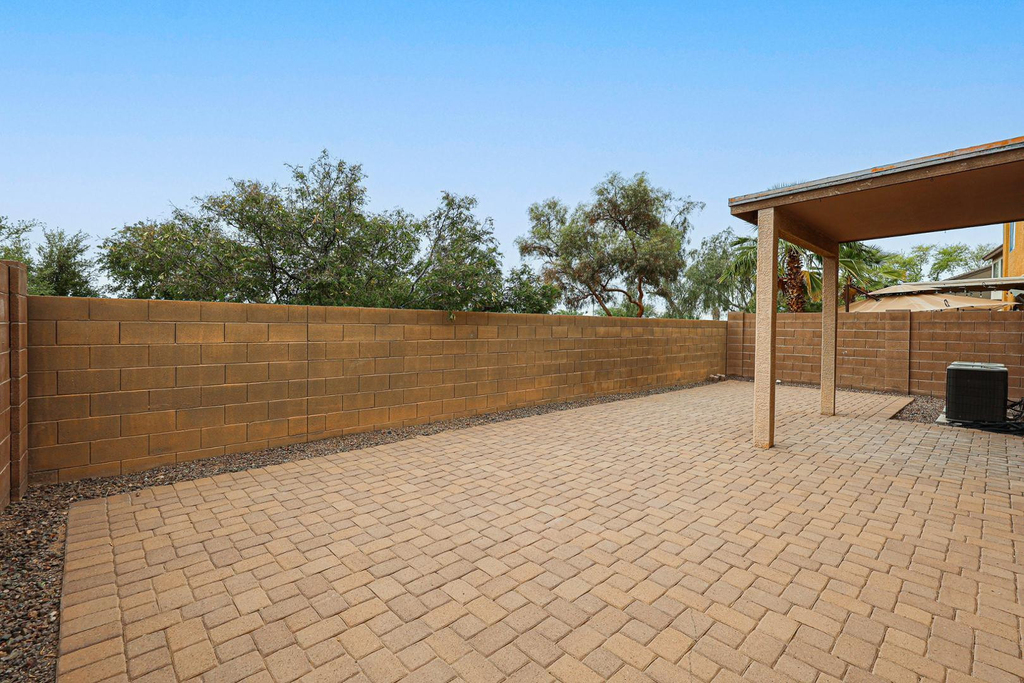 12039 W Leather Lane - Photo 39