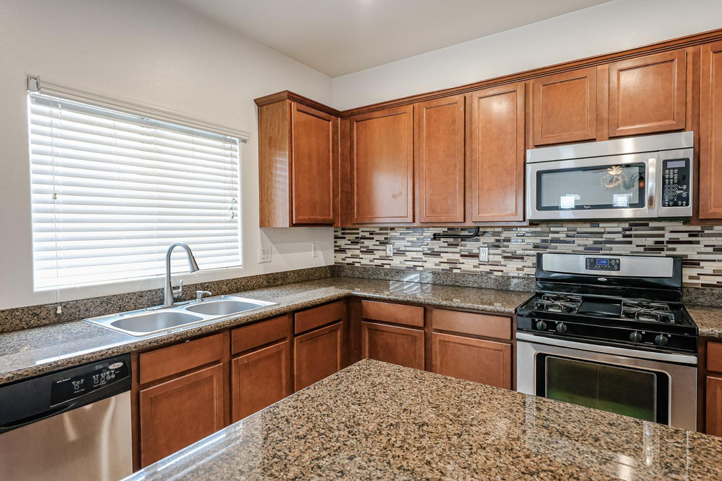 12039 W Leather Lane - Photo 14