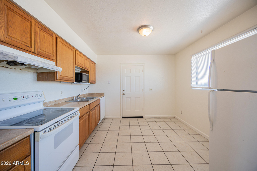949 E Flint Street - Photo 6
