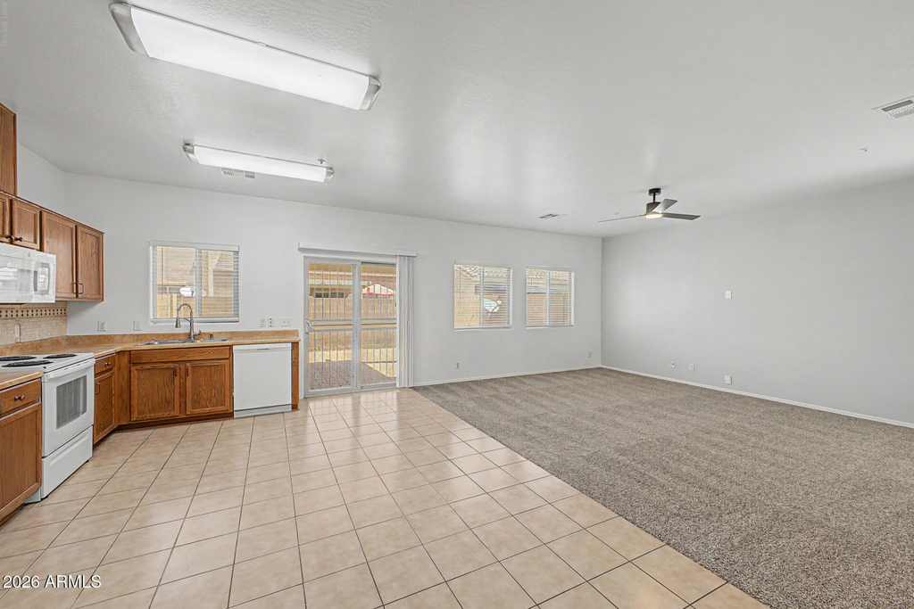 8748 W Wood Drive - Photo 8
