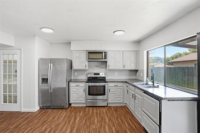 2711 Treeview Drive - Photo 11