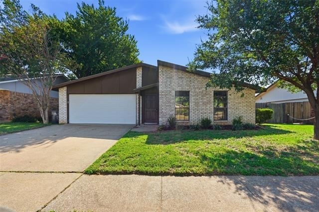 2711 Treeview Drive - Photo 4
