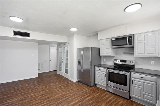2711 Treeview Drive - Photo 12