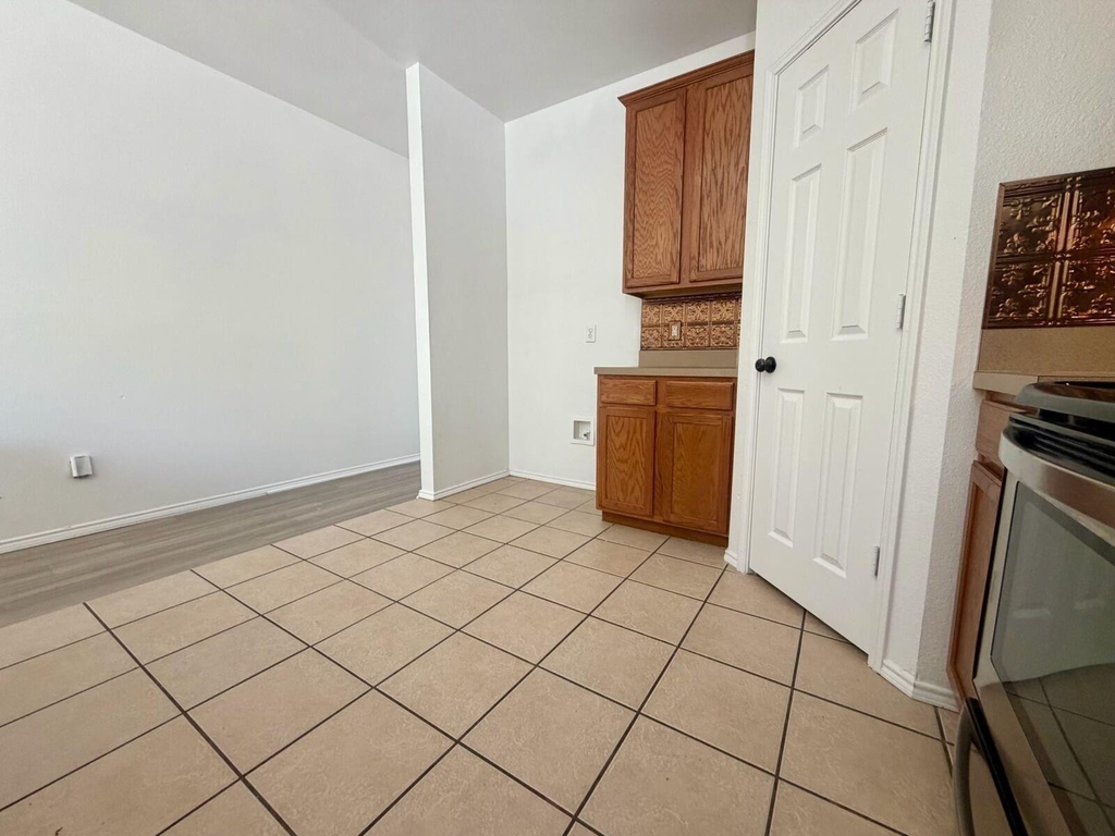5919 Waterford Drive - Photo 4