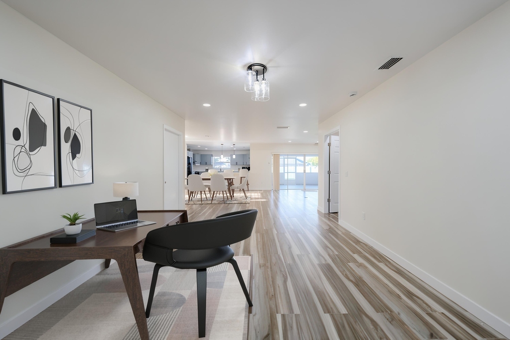 651 Se Degan Drive - Photo 5