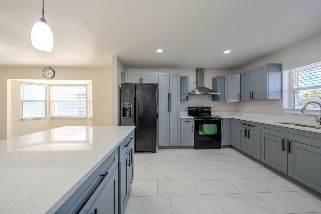 651 Se Degan Drive - Photo 10