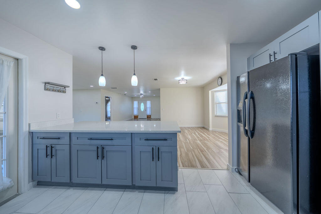 651 Se Degan Drive - Photo 13
