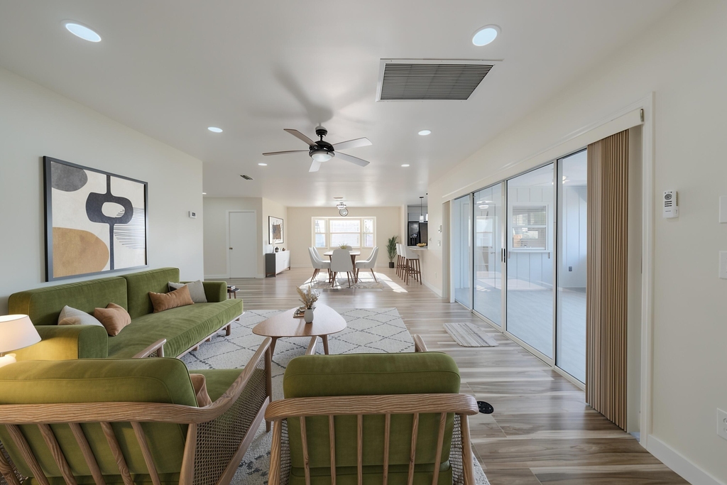 651 Se Degan Drive - Photo 14