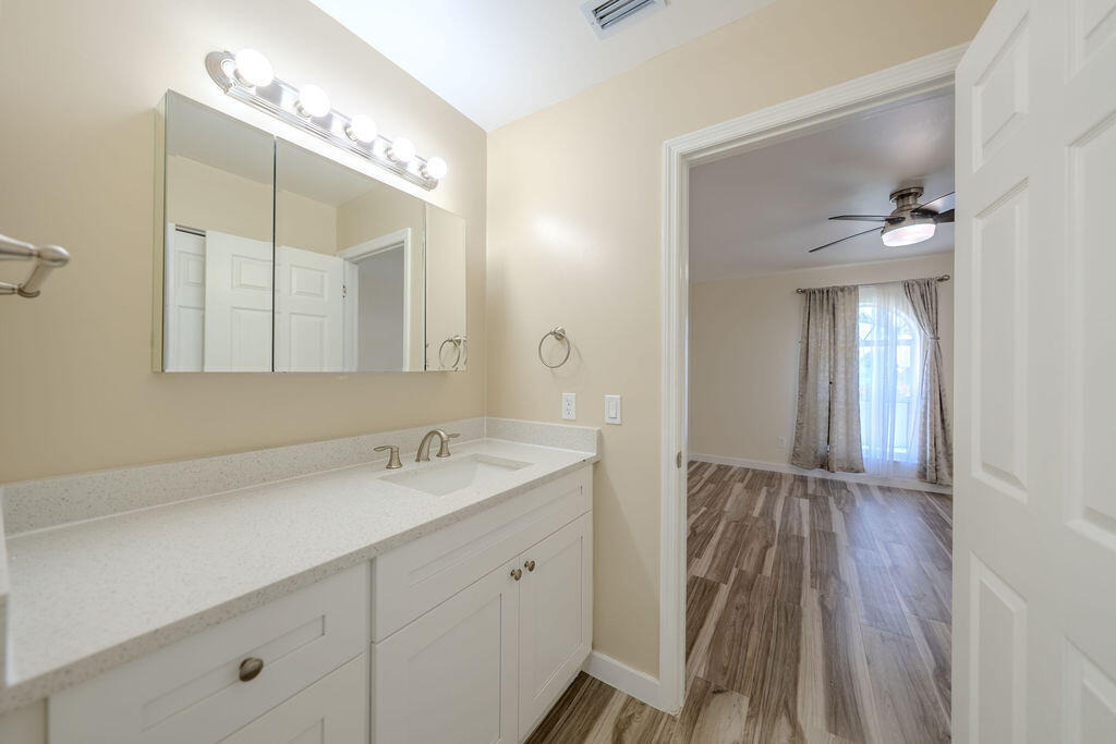 651 Se Degan Drive - Photo 24