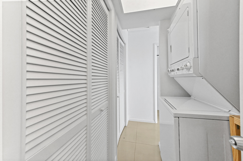2755 Ne 28th Avenue - Photo 13