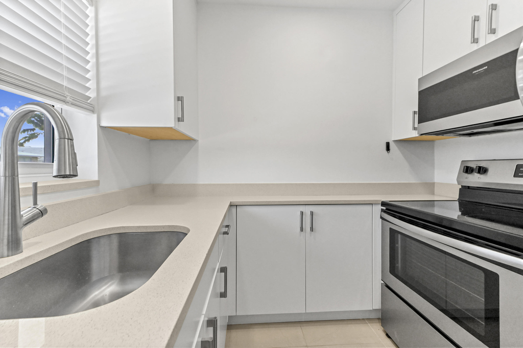 2755 Ne 28th Avenue - Photo 8