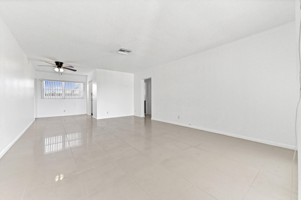 2755 Ne 28th Avenue - Photo 1