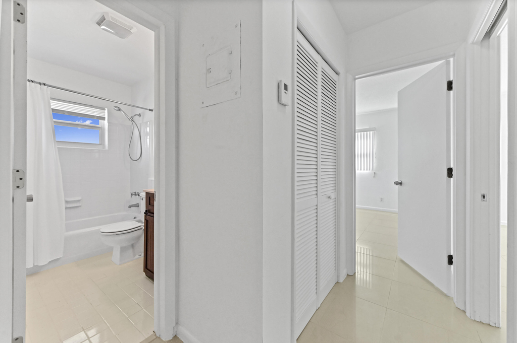 2755 Ne 28th Avenue - Photo 16