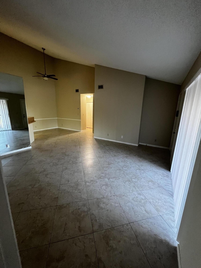 4215 S 57th Avenue - Photo 1