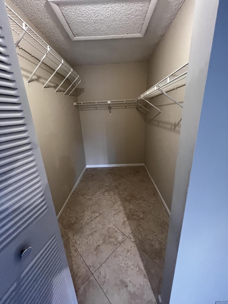 4215 S 57th Avenue - Photo 5