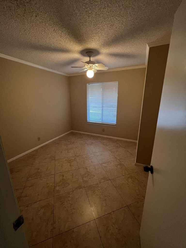4215 S 57th Avenue - Photo 11