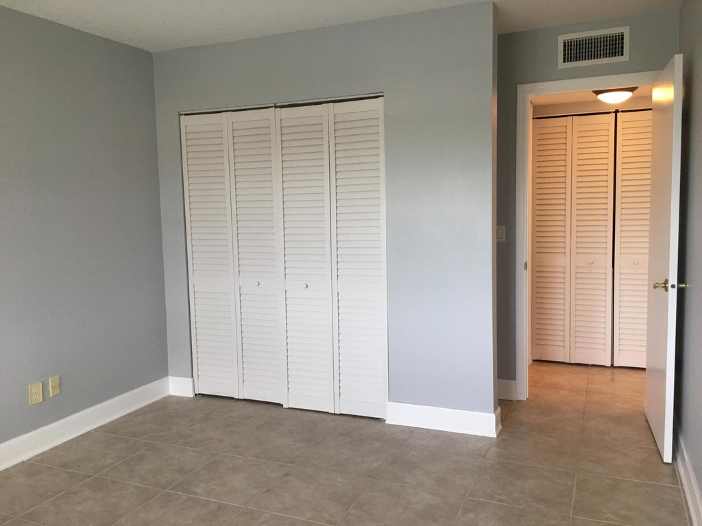 309 Lake Circle - Photo 9