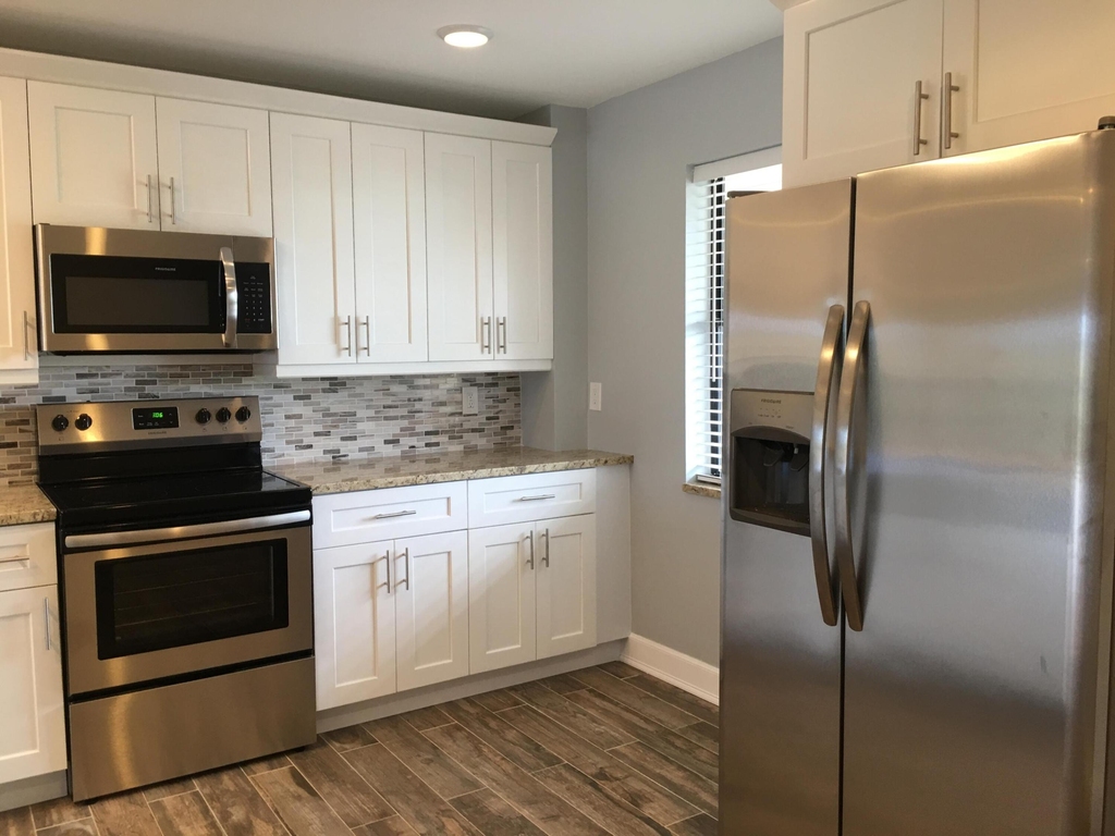 309 Lake Circle - Photo 5