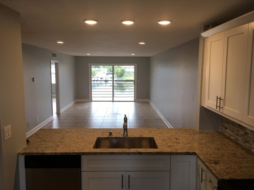 309 Lake Circle - Photo 3