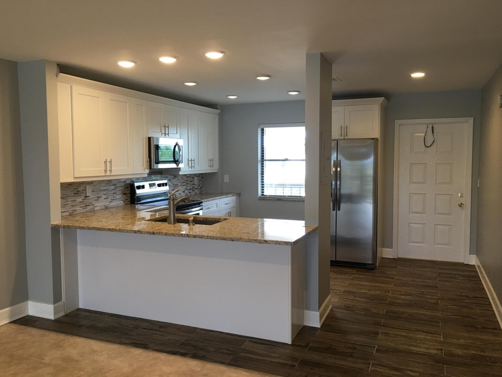 309 Lake Circle - Photo 6
