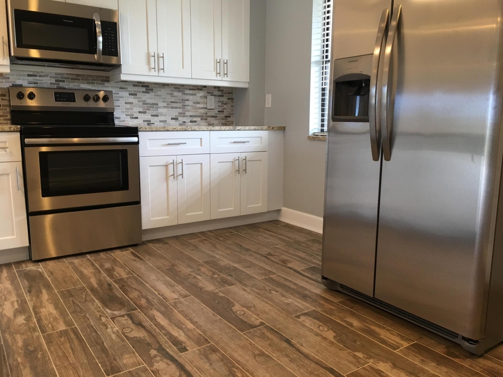 309 Lake Circle - Photo 4