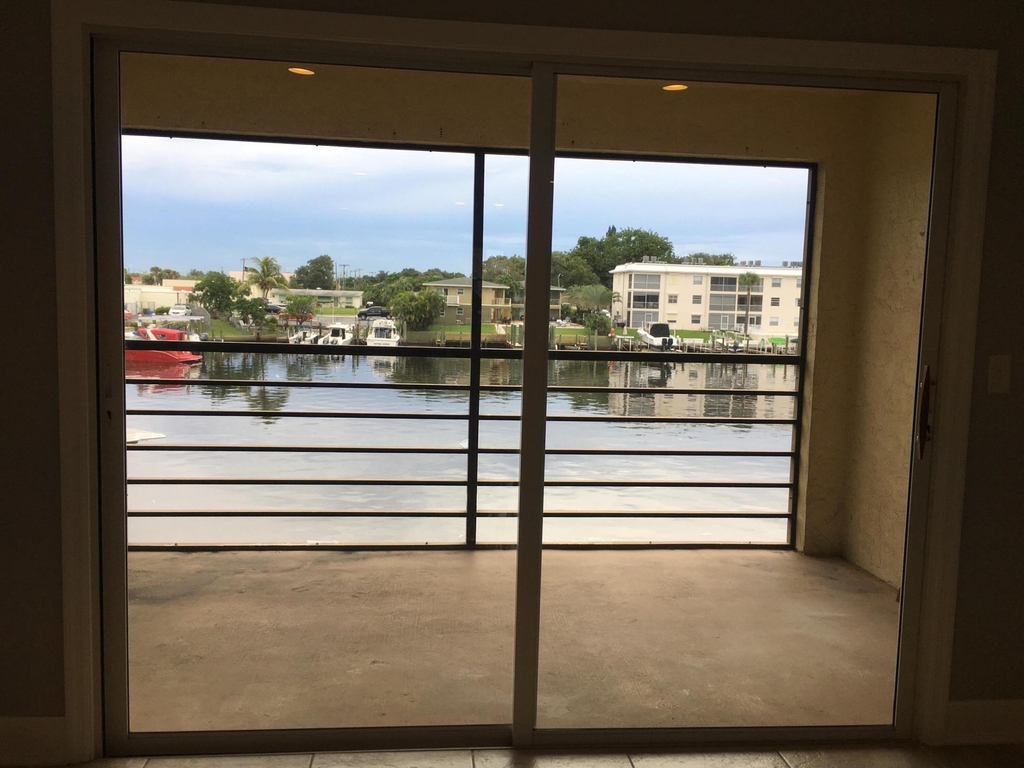 309 Lake Circle - Photo 1