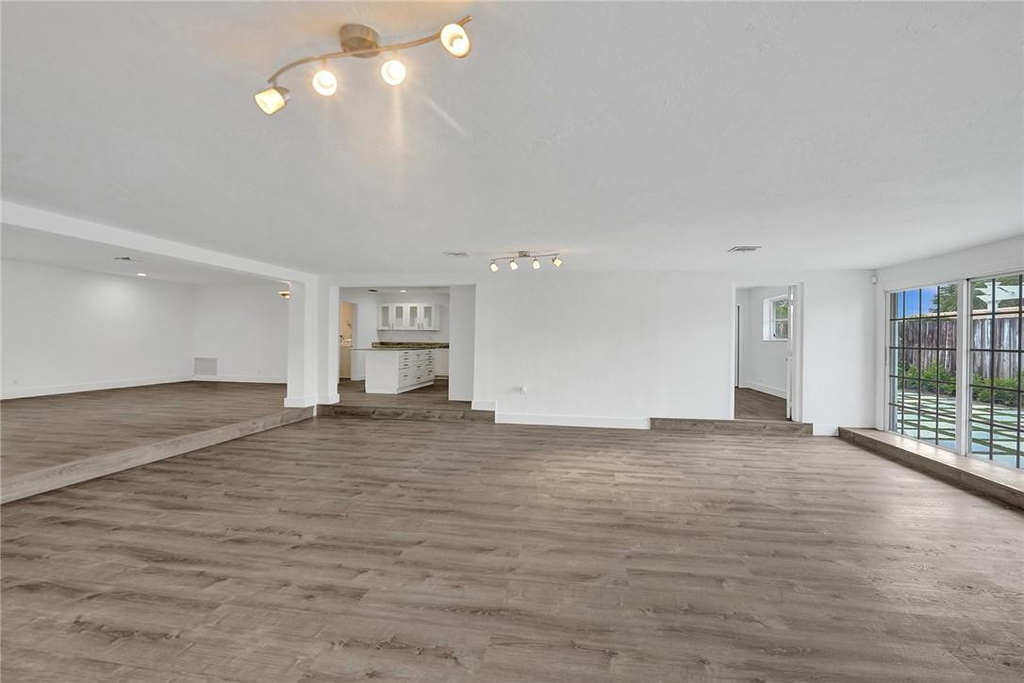 5981 Ne 22nd Way - Photo 3