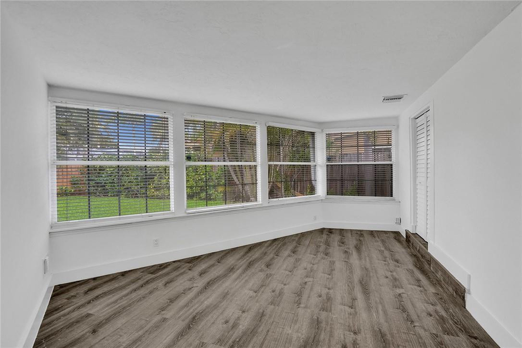5981 Ne 22nd Way - Photo 17