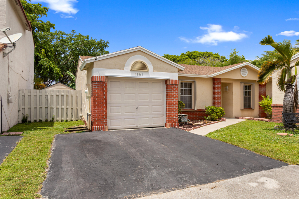 13945 Langley Place - Photo 11