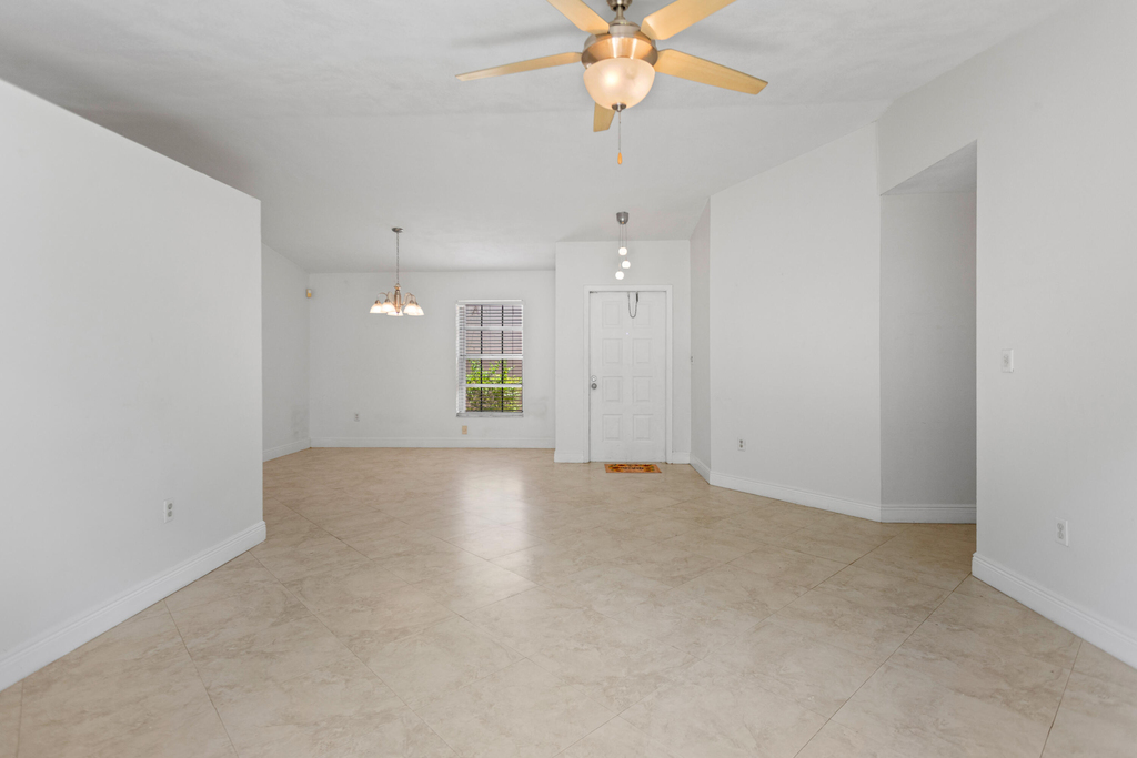 13945 Langley Place - Photo 2