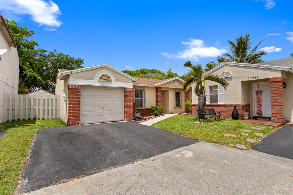 13945 Langley Place - Photo 12