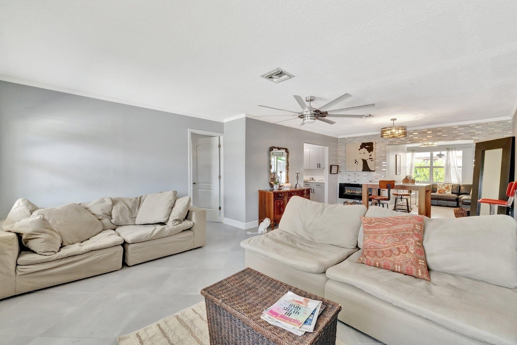1894 Se Lafayette Street - Photo 4