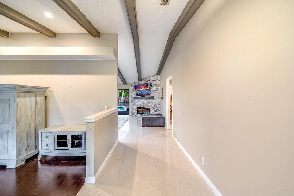 574 Juniper Place - Photo 15