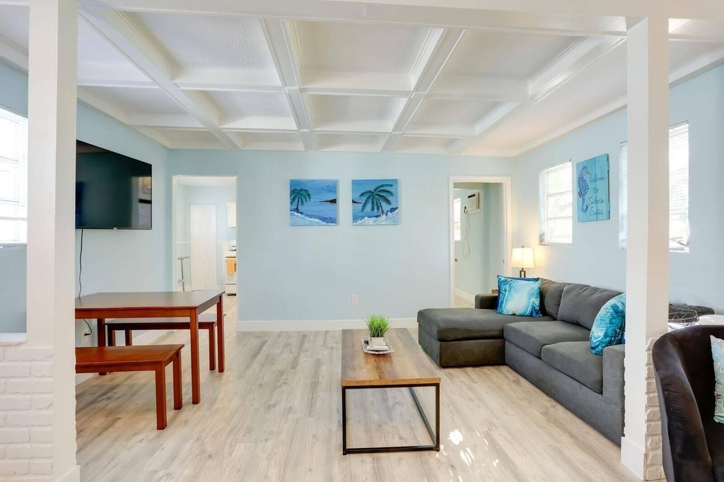 216 S M Street - Photo 6