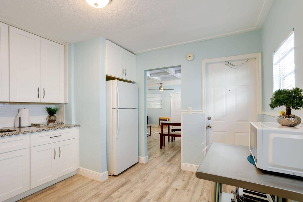 216 S M Street - Photo 13