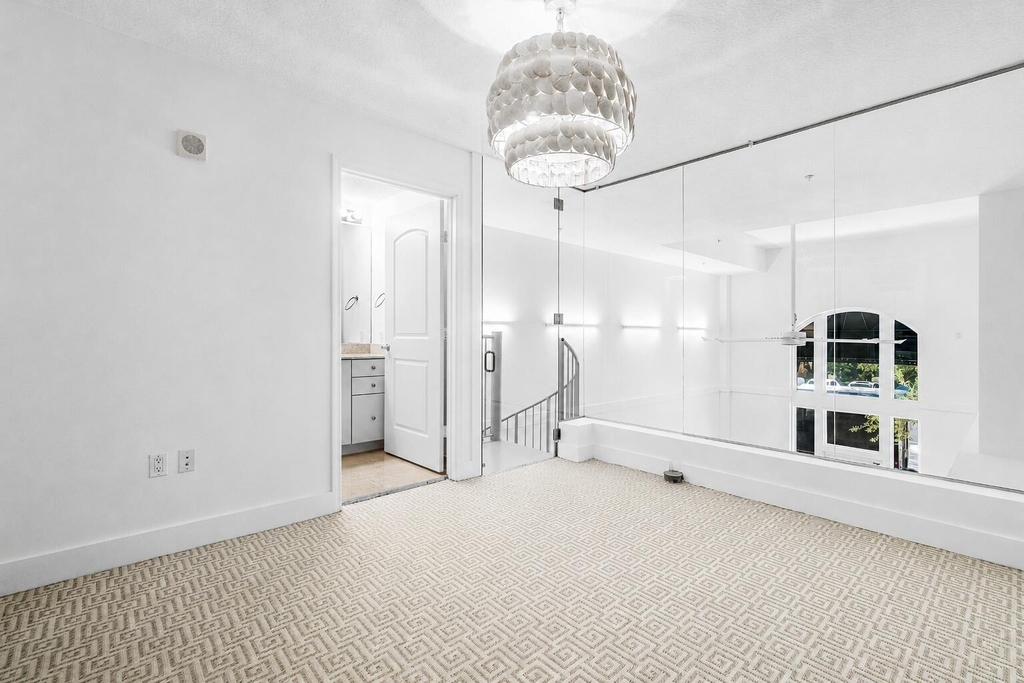 701 S Olive Avenue - Photo 10
