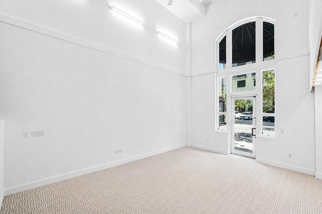 701 S Olive Avenue - Photo 8