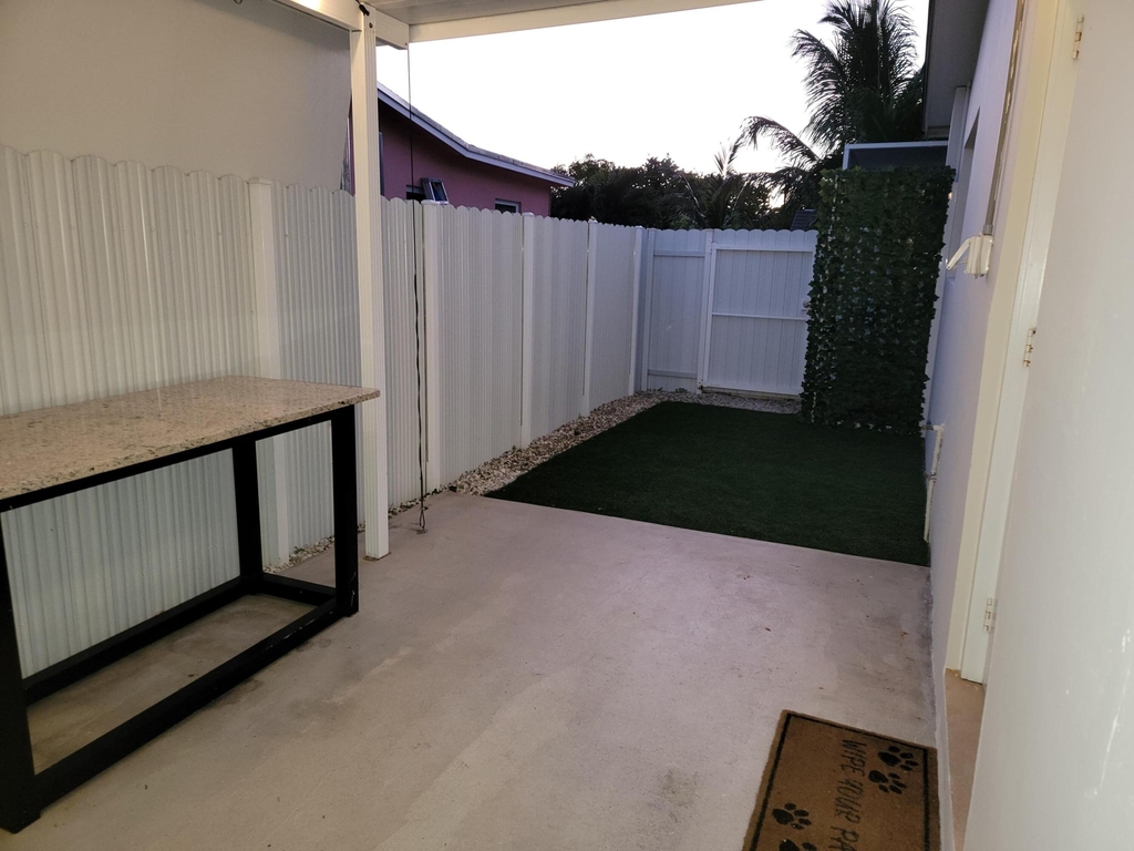 1611 Nw 63rd Avenue - Photo 0