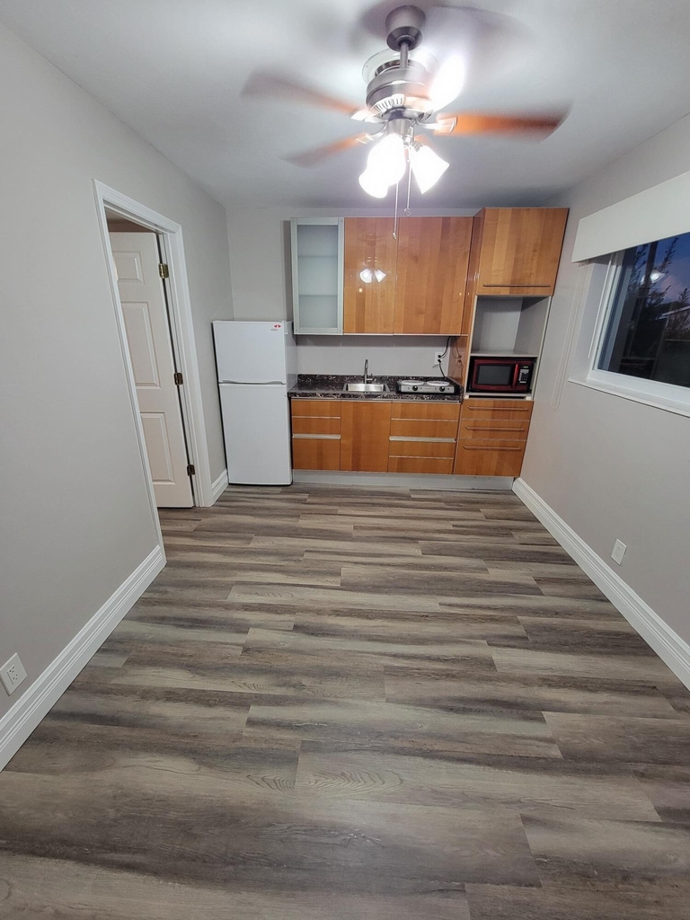 1611 Nw 63rd Avenue - Photo 2