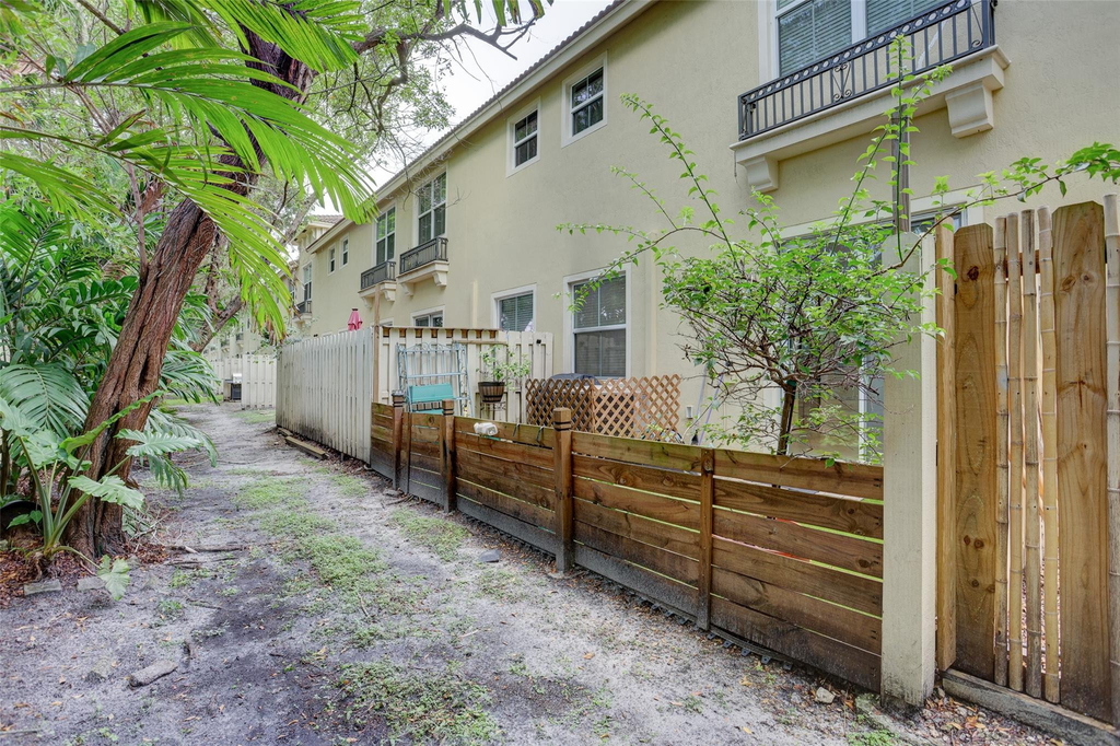 2851 W Prospect Road - Photo 23