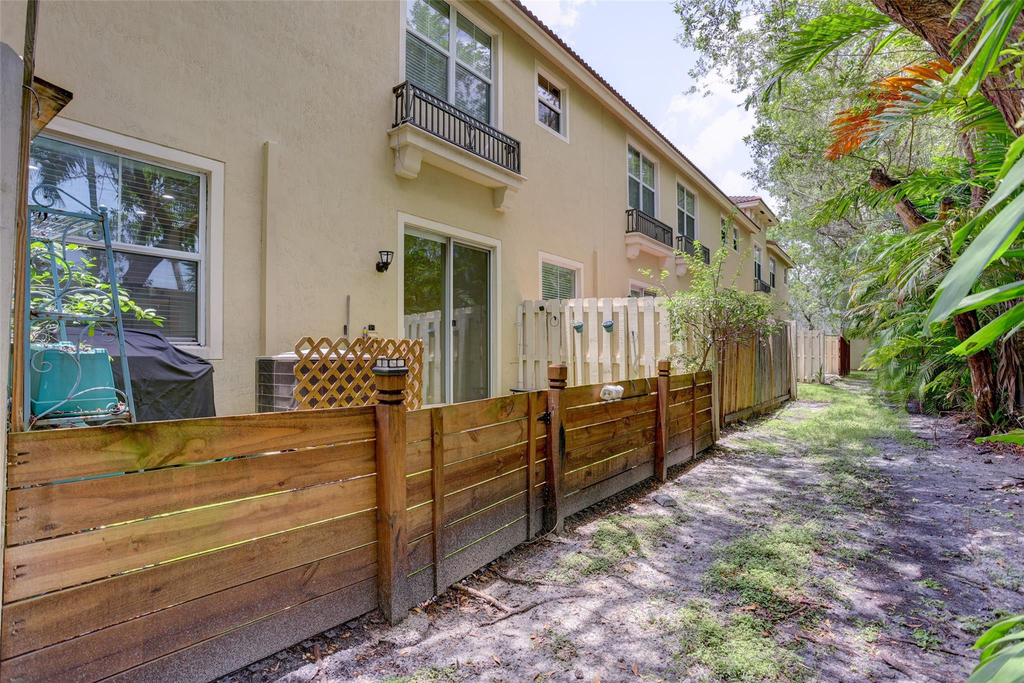 2851 W Prospect Road - Photo 22