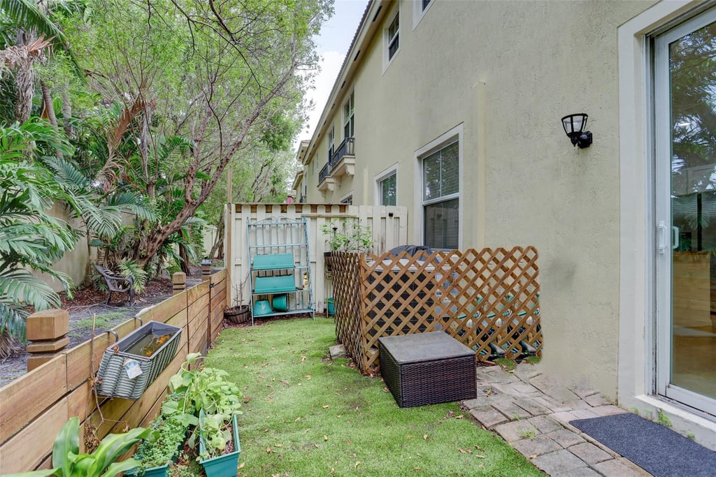 2851 W Prospect Road - Photo 25