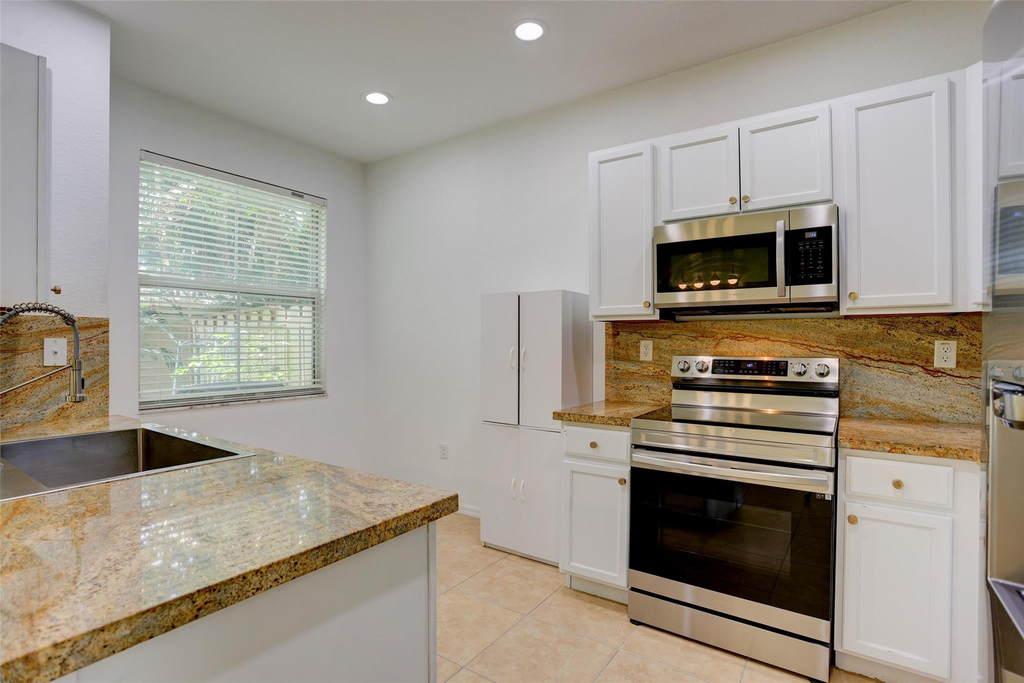 2851 W Prospect Road - Photo 8