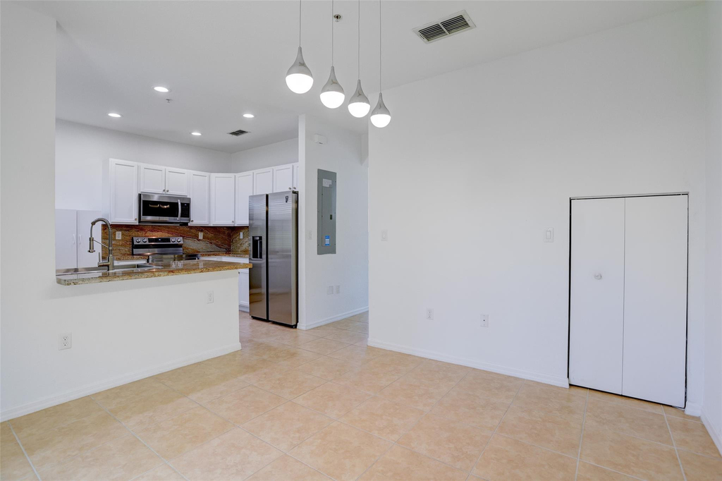 2851 W Prospect Road - Photo 6