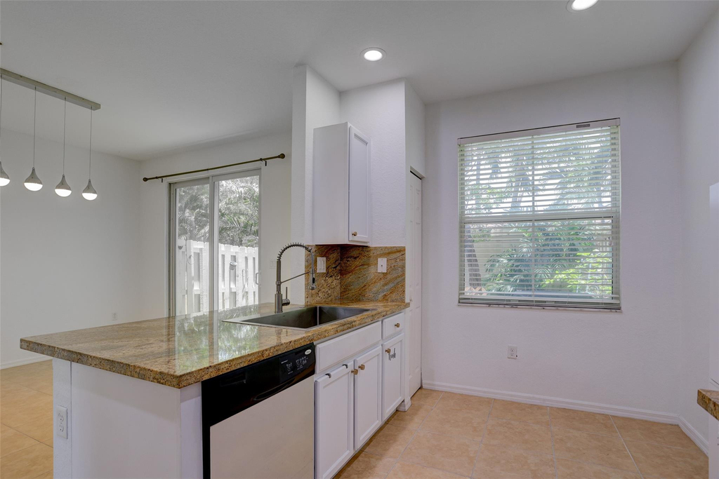 2851 W Prospect Road - Photo 10