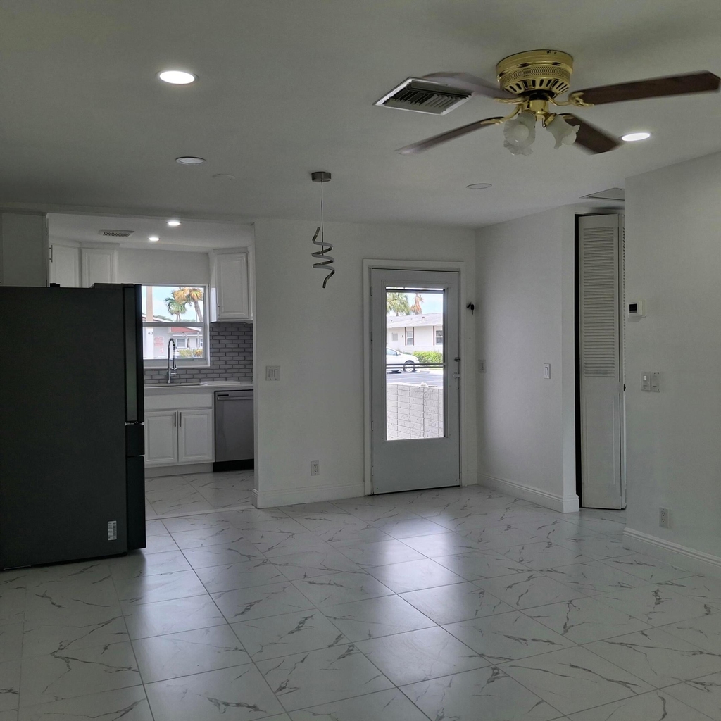 2739 Emory Drive W - Photo 3