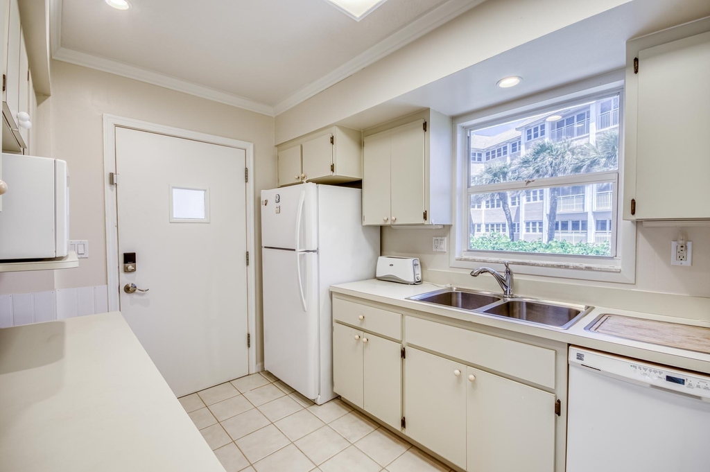 1501 Ne Ocean Boulevard - Photo 13