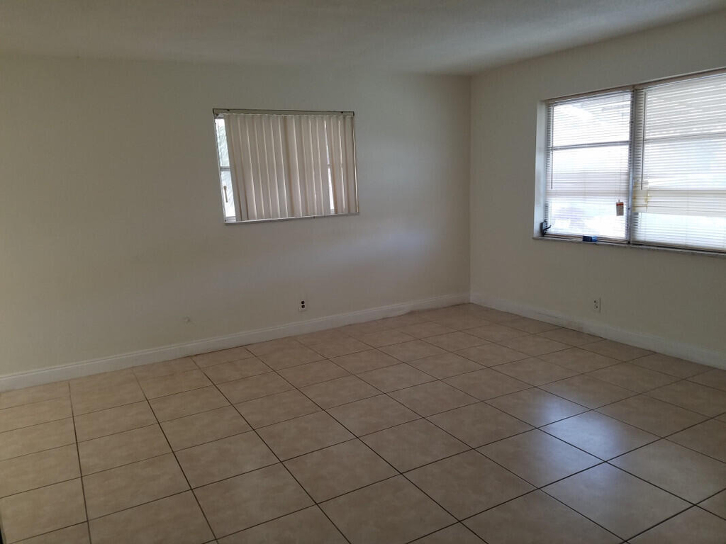 4934 Nw 55th Court - Photo 5