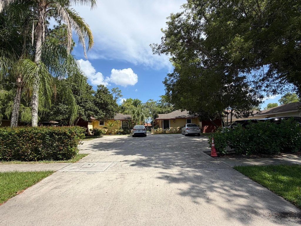 1104 Goldenrod Road - Photo 16