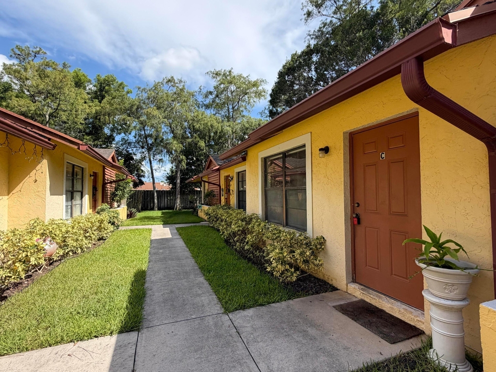 1104 Goldenrod Road - Photo 15
